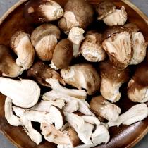 [감우재농원] 쫄깃하고 향이 좋은 참송이버섯 못난이 1kg(소)_2